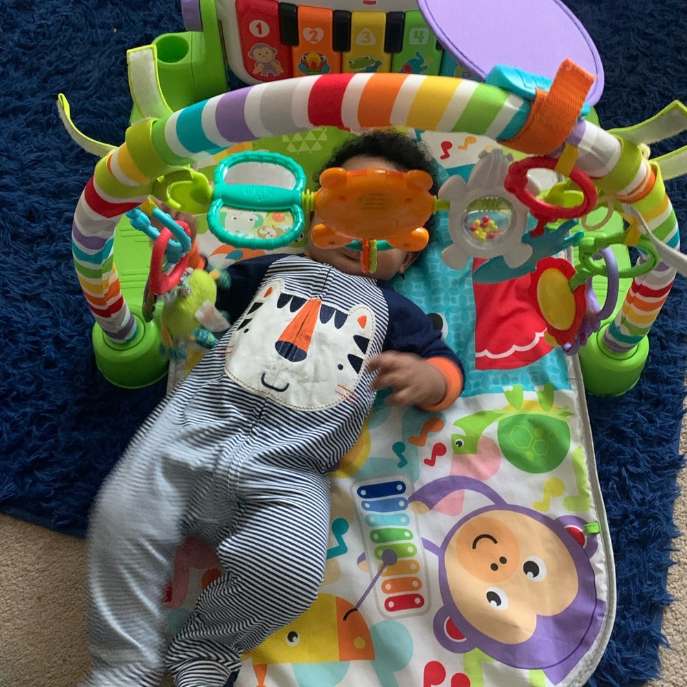 Baby kick and play mat